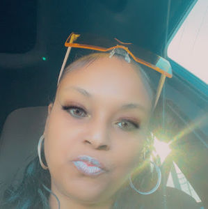 Meet your Posher, Lorna